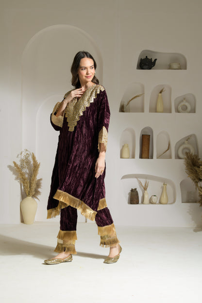 Sehr Crushed Velvet Kaftan with Detailed Neckline and Straight Fit Pants - Set of 2 ( Plum )