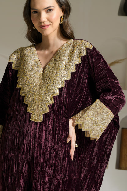 Sehr Crushed Velvet Kaftan with Detailed Neckline and Straight Fit Pants - Set of 2 ( Plum )