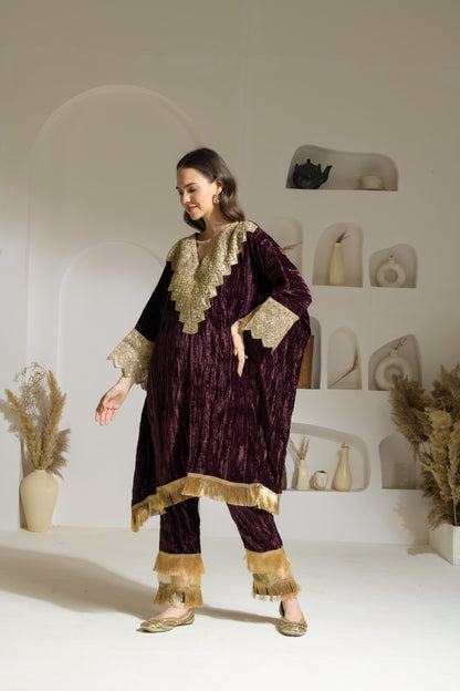 Sehr Crushed Velvet Kaftan with Detailed Neckline and Straight Fit Pants - Set of 2 ( Plum )
