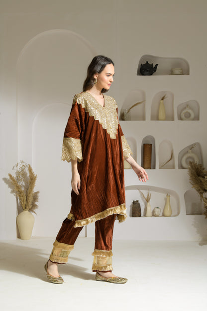 Sehr Crushed Velvet Kaftan with Detailed Neckline and Straight Fit Pants - Set of 2 ( Burnt Orange )